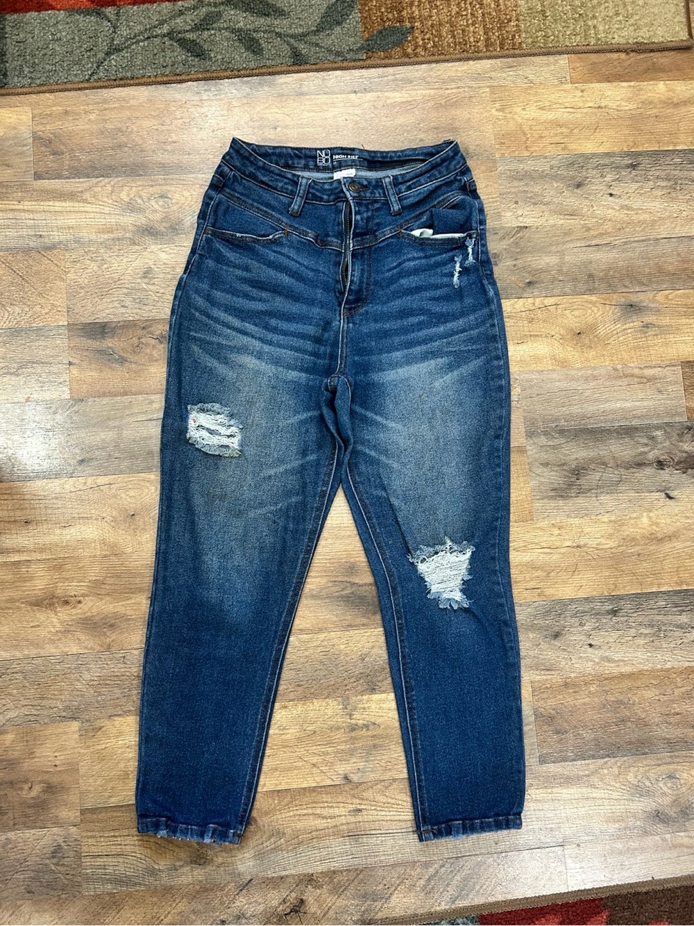 No Boundaries High Rise Distressed Jeans Women’s 11 Dark Wash